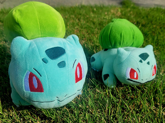 Bulbasaur set of 2 Pokemon plushes